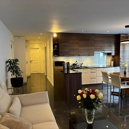 Apartment Center Park *